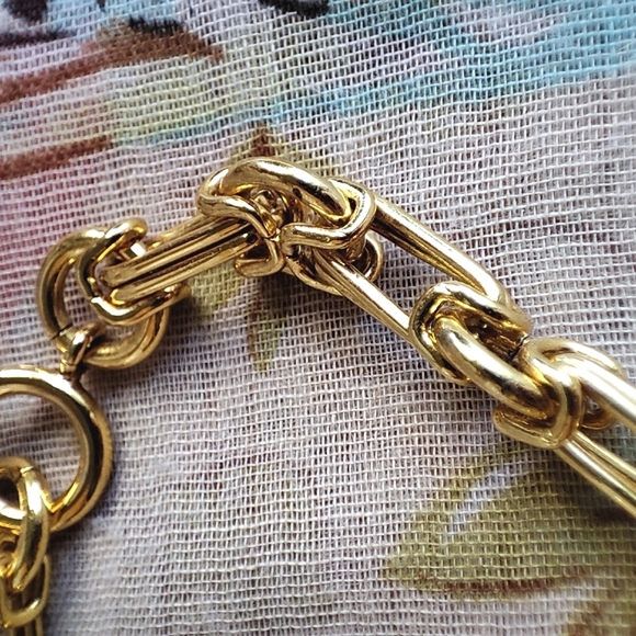 Brilliant Gold Tone Heavy Link Modern Dual Paper Clip Industrial Chain Bracelet - Picture 7 of 7